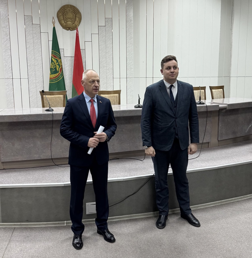 photo_5294007707763412413_y (1).jpg